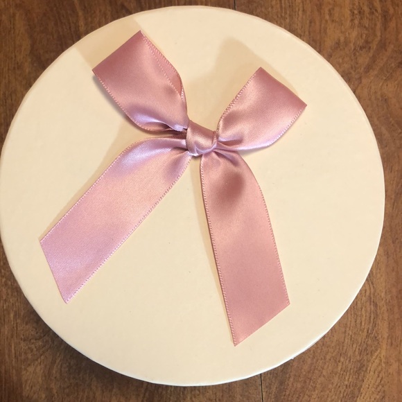 Beautiful Flower Box with Styrofoam - Picture 10 of 12